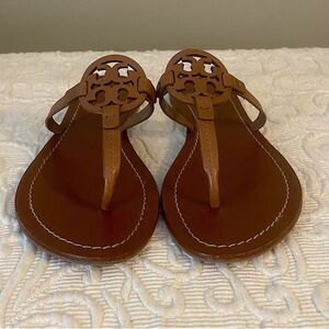 EUC Tory Burch Mini Miller Thong Sandals Flip Flops Cognac Brown Size 8.5